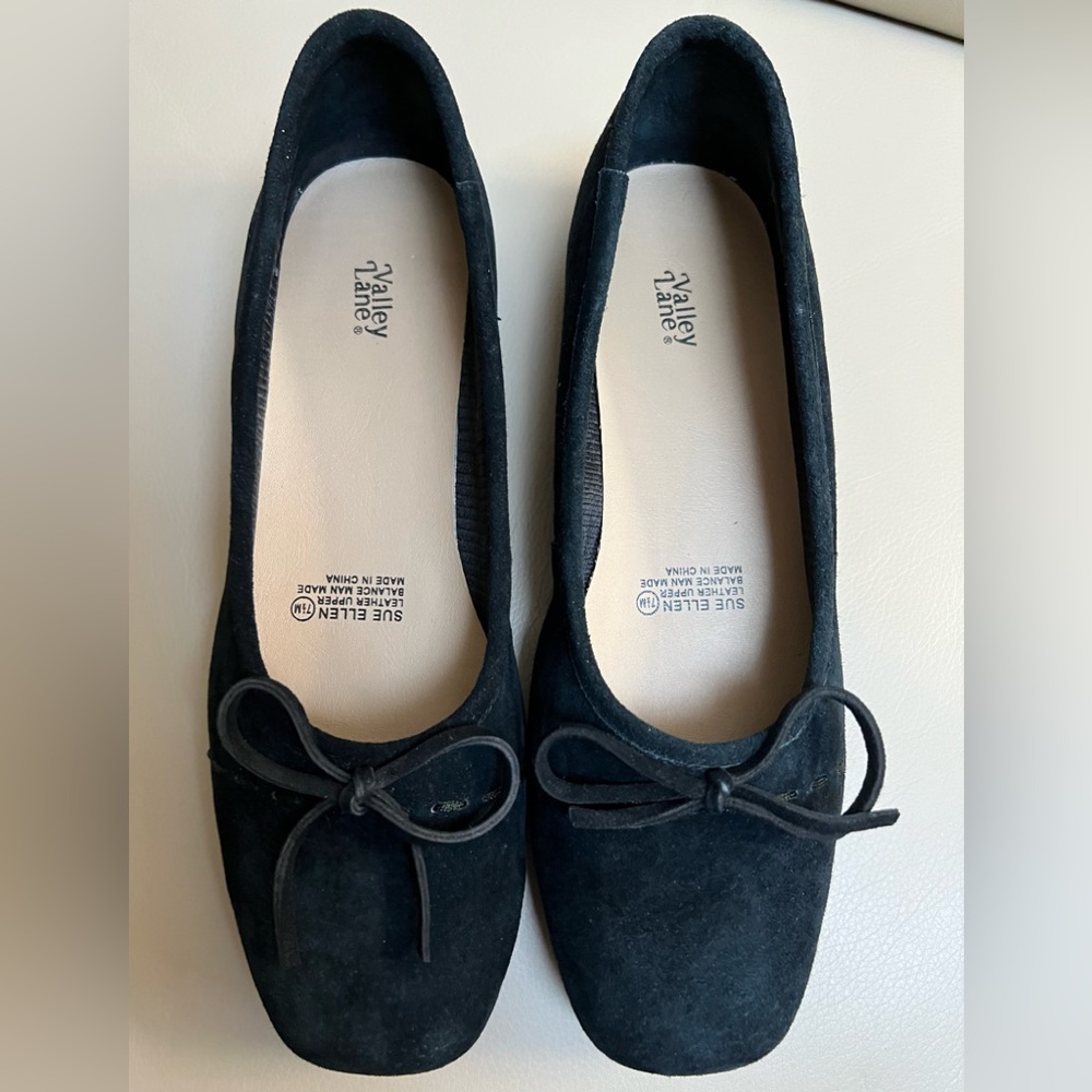 Black Suede Leather Dressy Flats  7.5 M